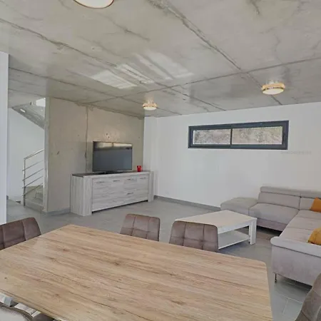 Appartement Ajaccio, 5 Pieces, 8 Personnes - Fr-1-61-495