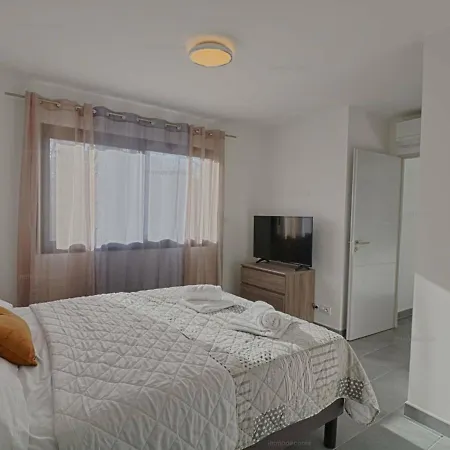 Appartement Ajaccio, 5 Pieces, 8 Personnes - Fr-1-61-495