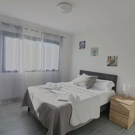 Appartement Ajaccio, 5 Pieces, 8 Personnes - Fr-1-61-495 Апартаменты Аяччо